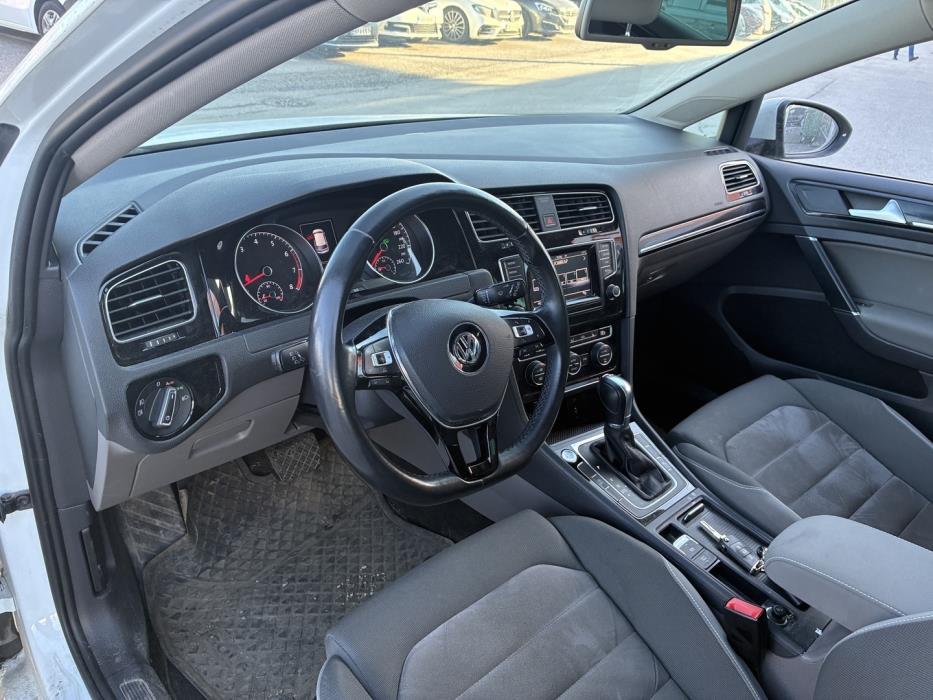 VOLKSWAGEN Golf 2014