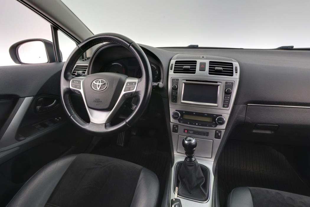 TOYOTA Avensis 2014