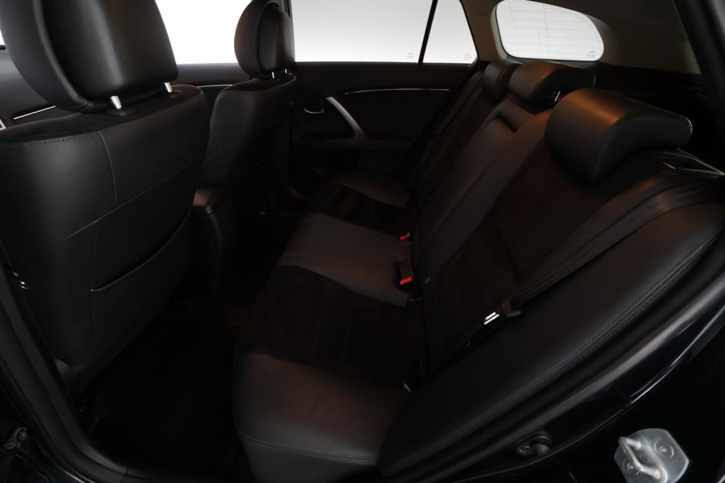 TOYOTA Avensis 2014