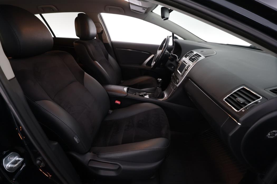 TOYOTA Avensis 2014