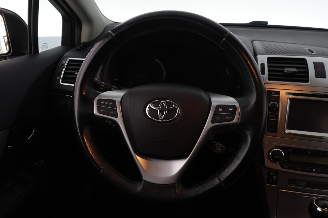 TOYOTA Avensis 2014