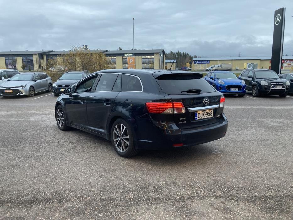 TOYOTA Avensis 2014