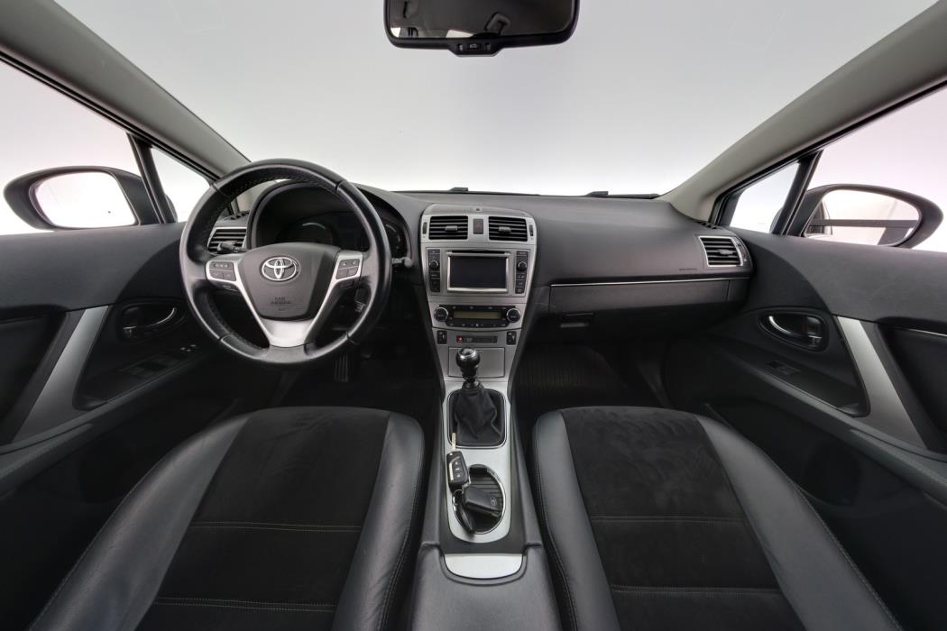 TOYOTA Avensis 2014