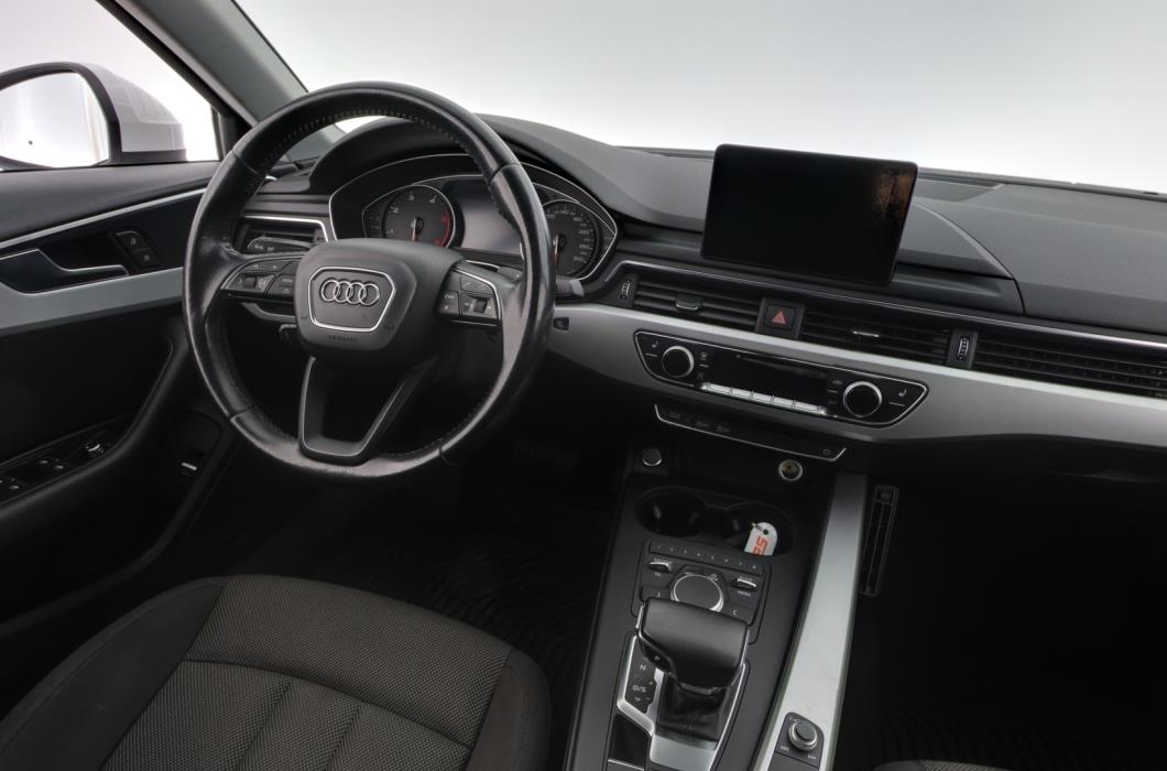 AUDI A4 2017