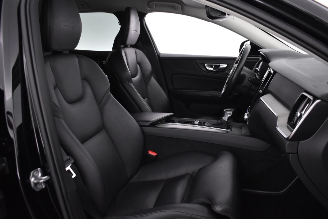 VOLVO V60 2020