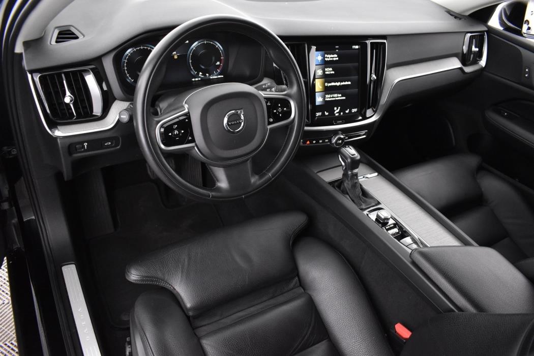 VOLVO V60 2020