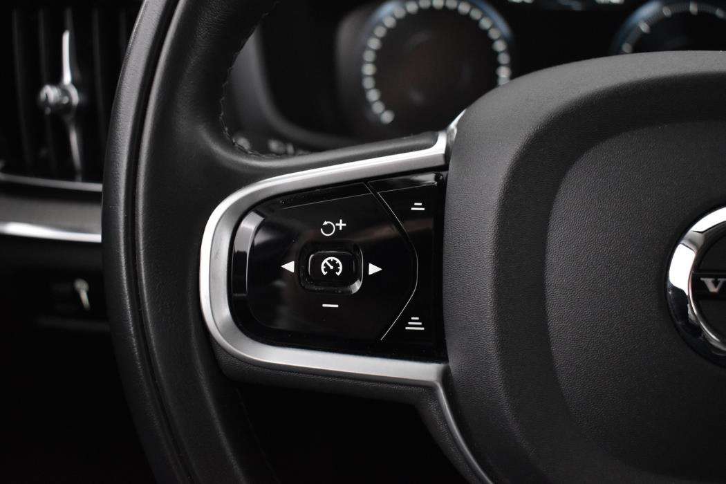 VOLVO V60 2020