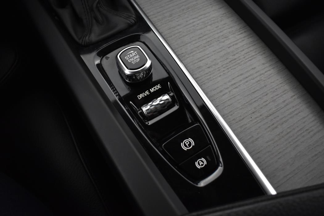 VOLVO V60 2020