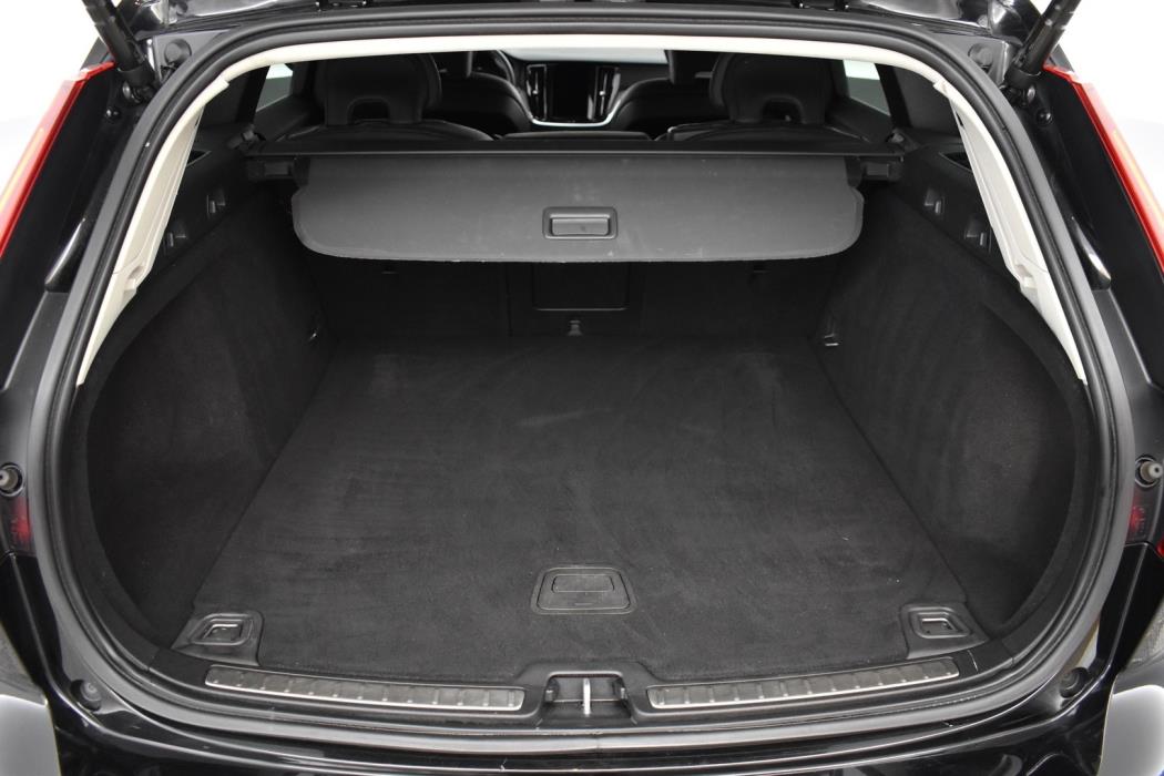 VOLVO V60 2020