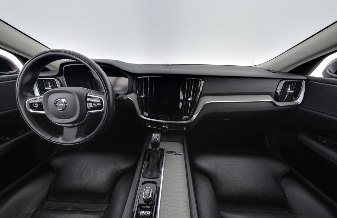 VOLVO V60 2020