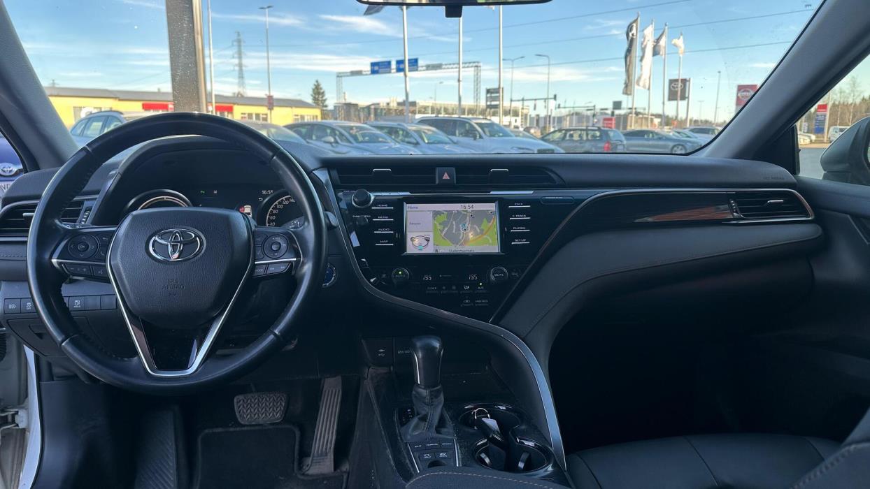 TOYOTA Camry 2019
