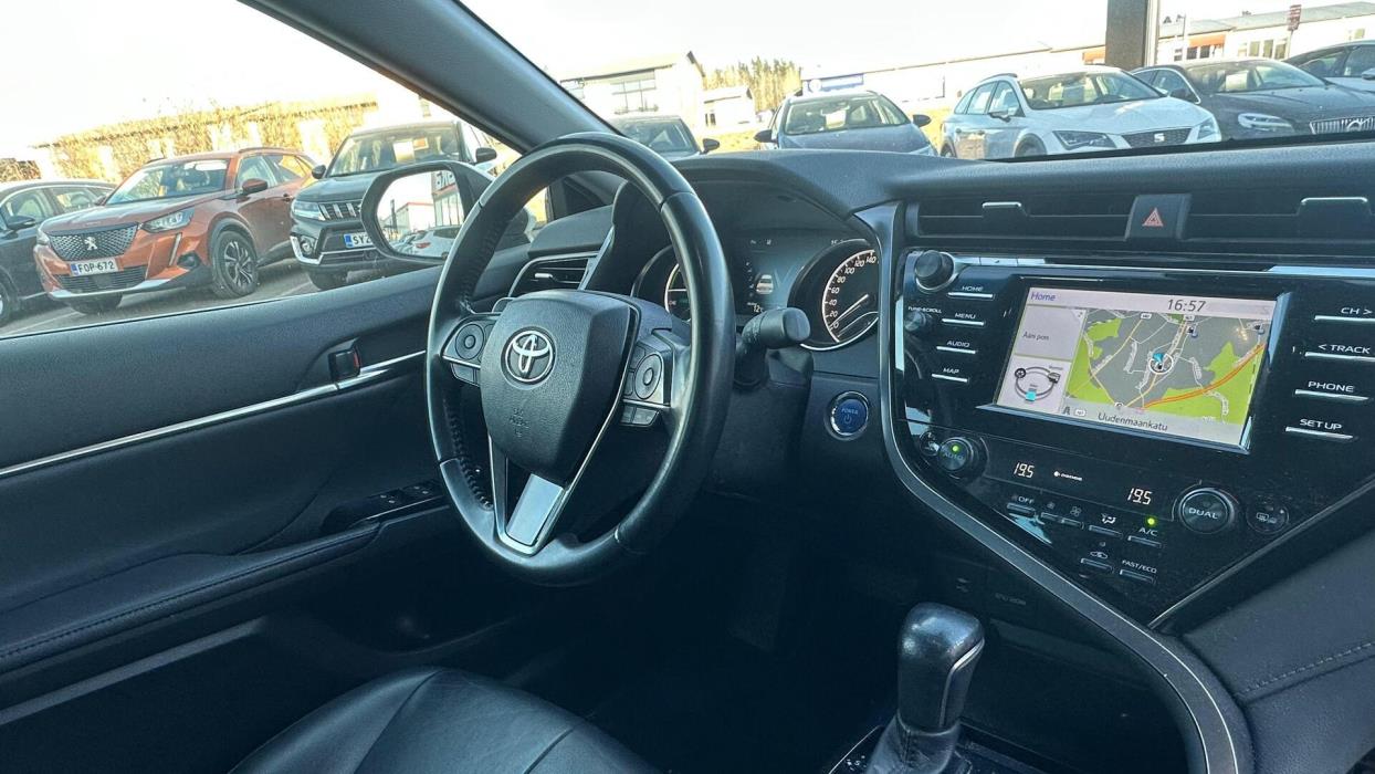 TOYOTA Camry 2019