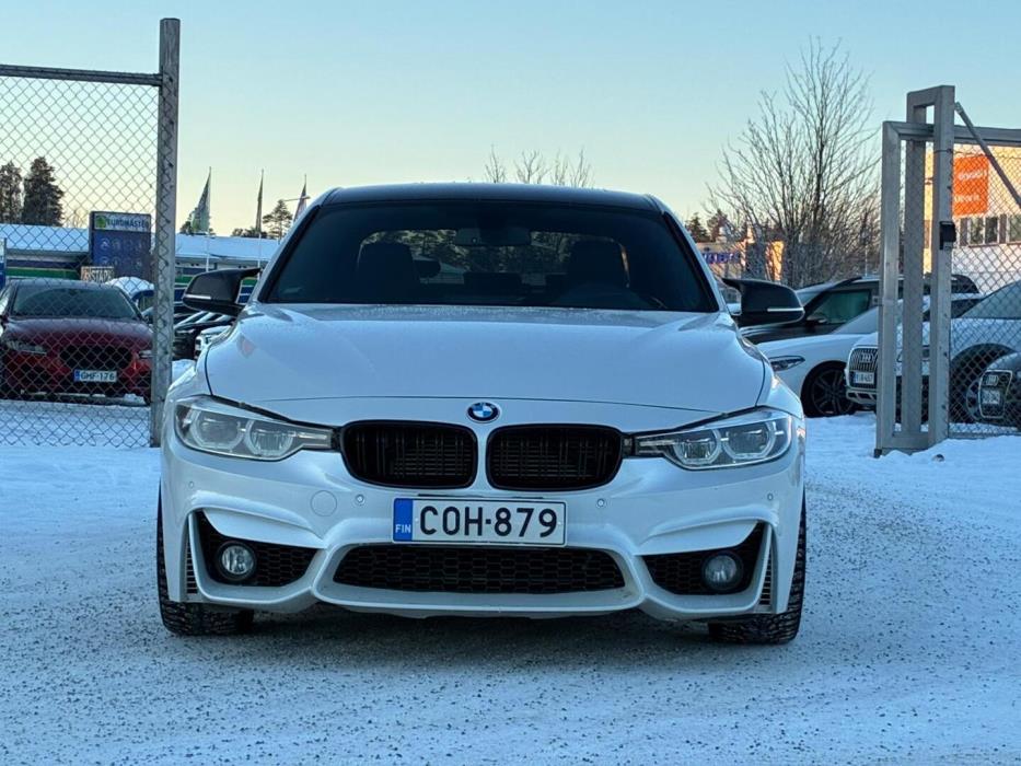 BMW 330 2016