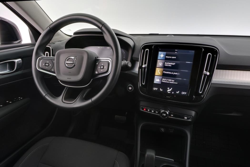 VOLVO XC40 2022
