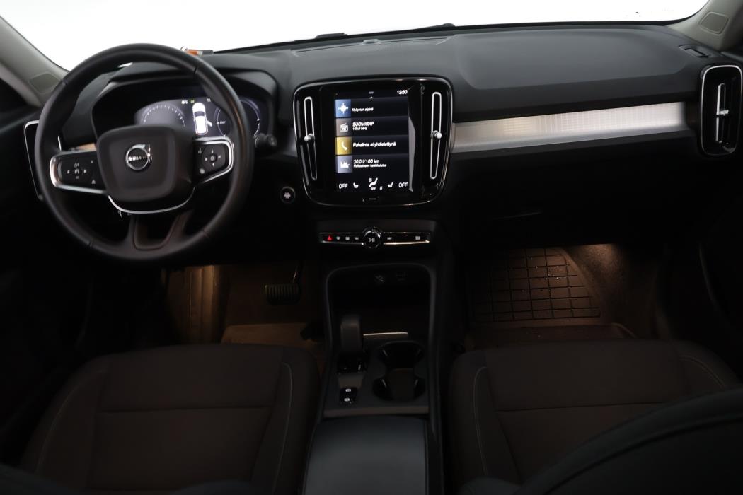 VOLVO XC40 2022