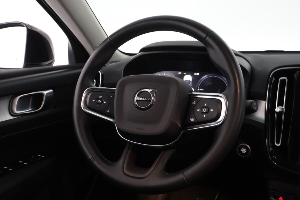 VOLVO XC40 2022