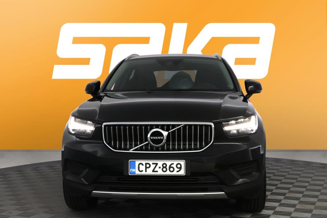 VOLVO XC40 2022
