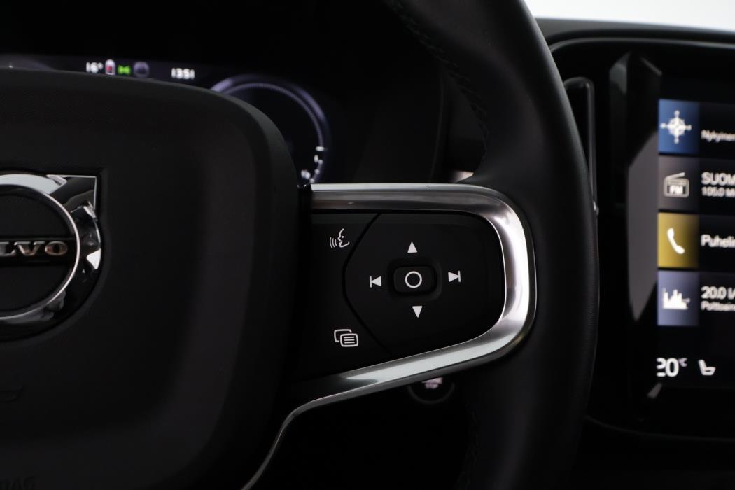 VOLVO XC40 2022
