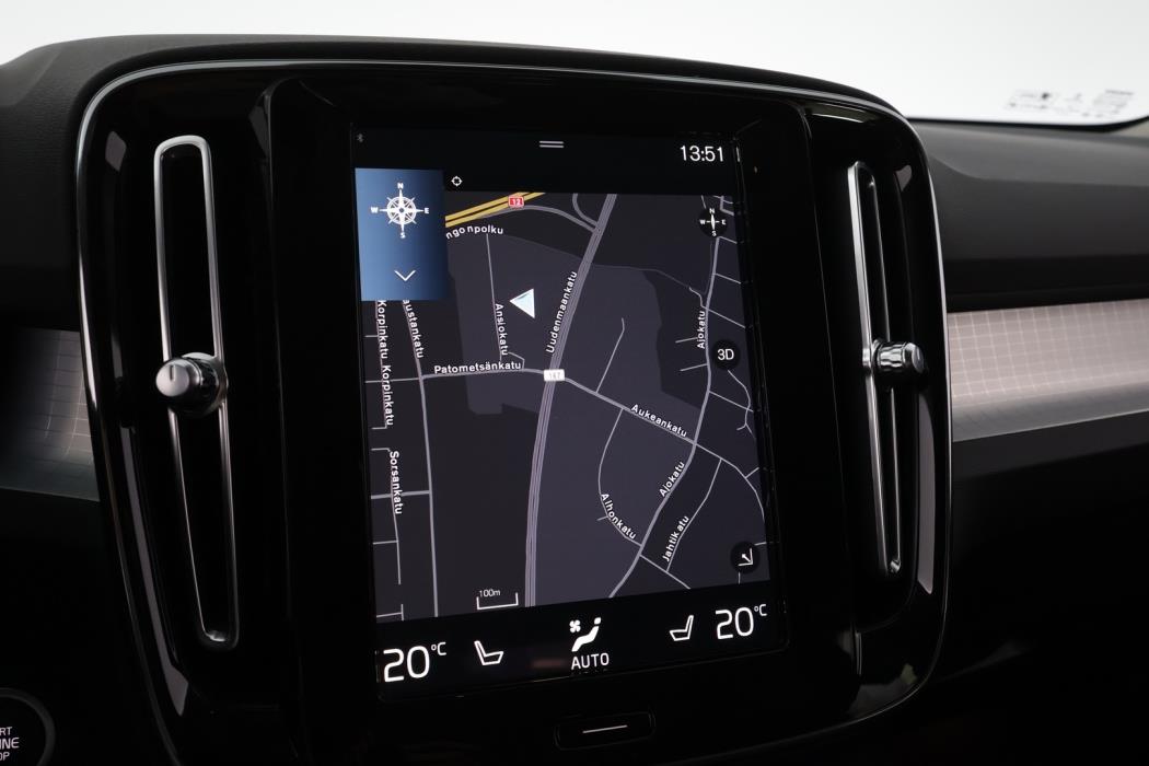 VOLVO XC40 2022