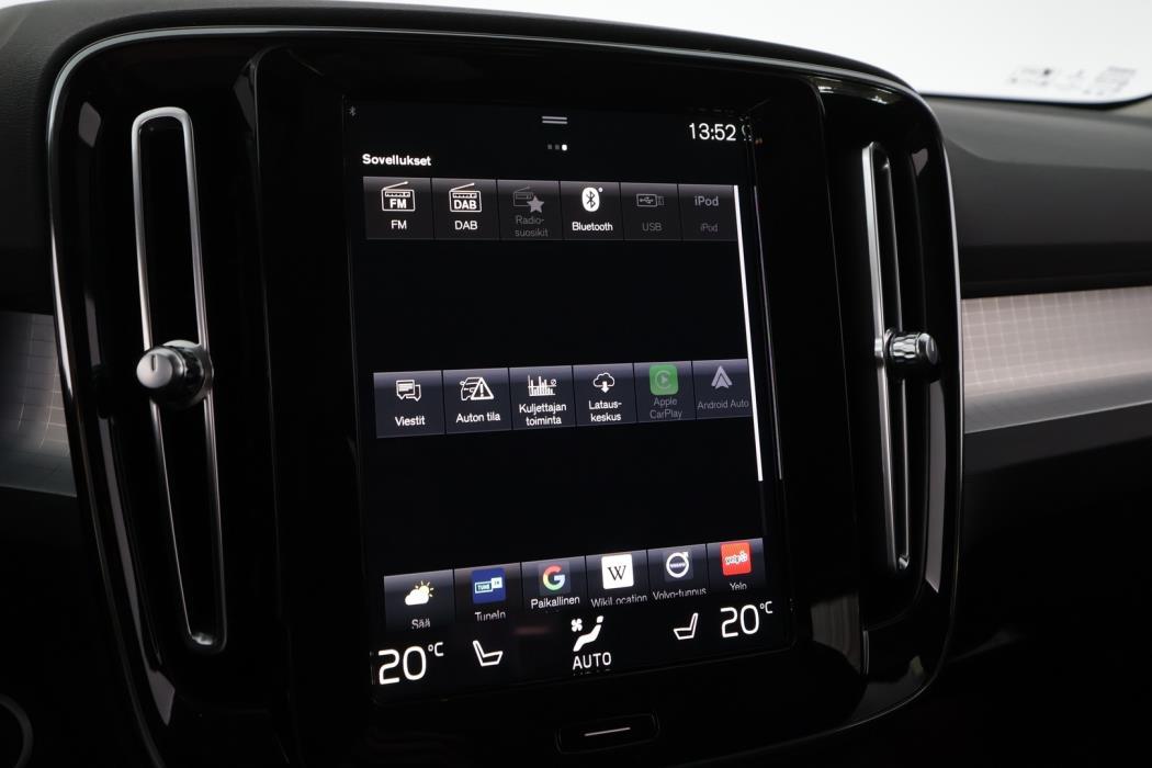 VOLVO XC40 2022