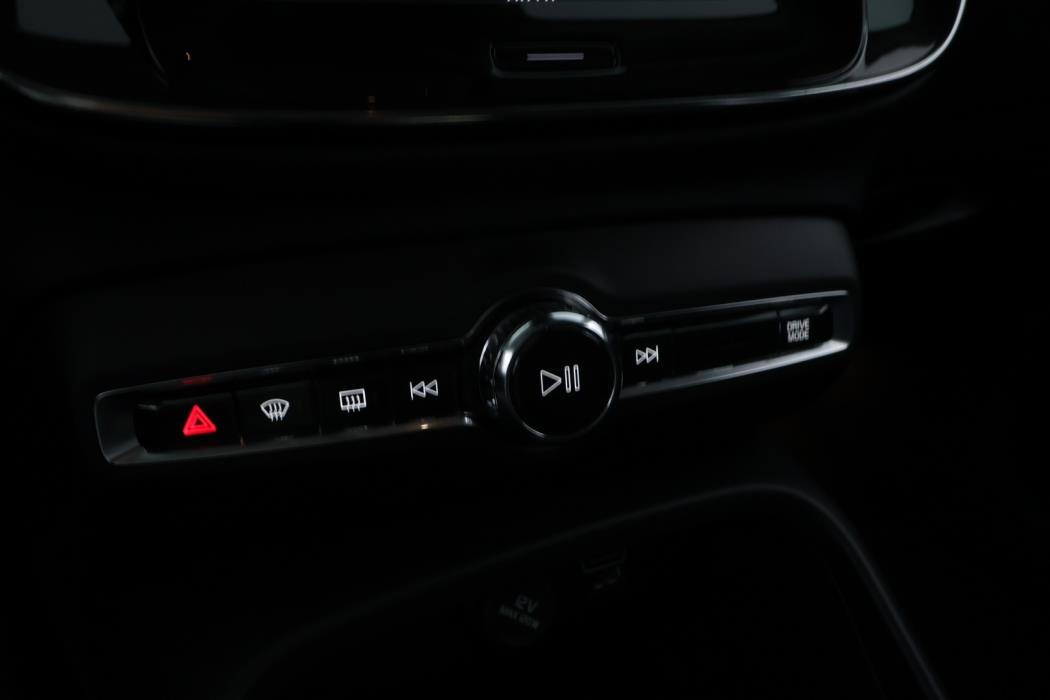 VOLVO XC40 2022