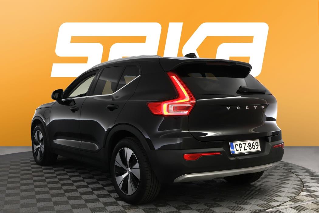 VOLVO XC40 2022