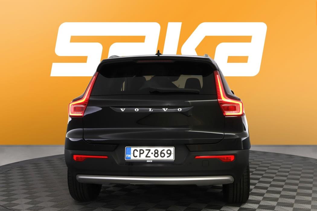 VOLVO XC40 2022