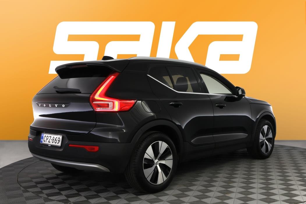 VOLVO XC40 2022