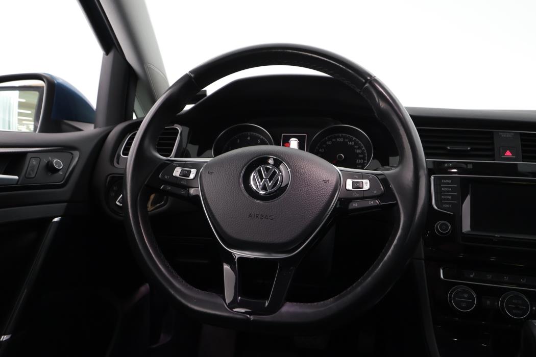 VOLKSWAGEN Golf 2015