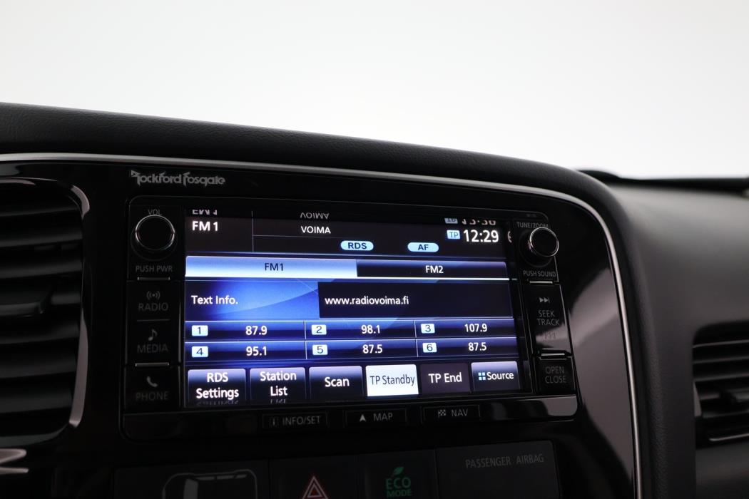 MITSUBISHI OUTLANDER PHEV 2016