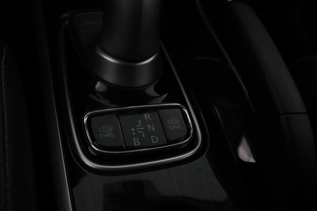 MITSUBISHI OUTLANDER PHEV 2016