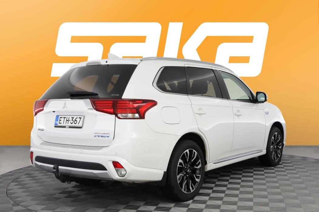 MITSUBISHI OUTLANDER PHEV 2016