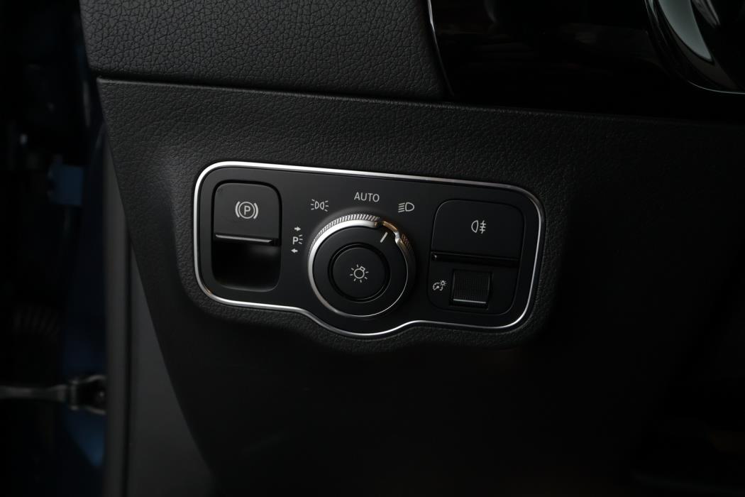 MERCEDES-BENZ B 2021