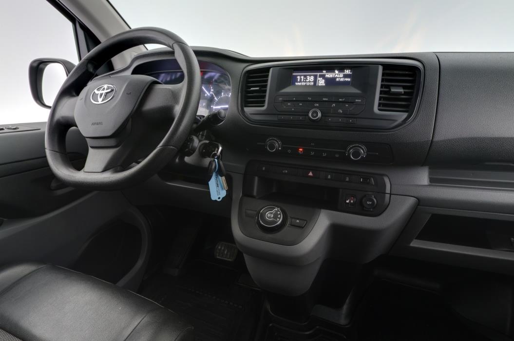 TOYOTA Proace 2021
