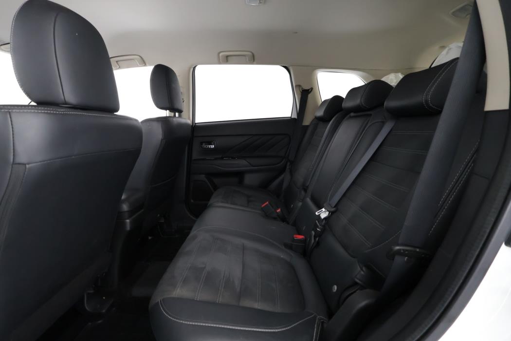 MITSUBISHI OUTLANDER PHEV 2017