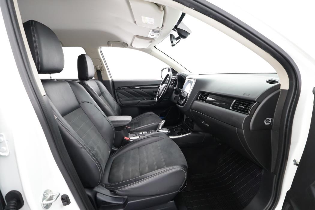 MITSUBISHI OUTLANDER PHEV 2017