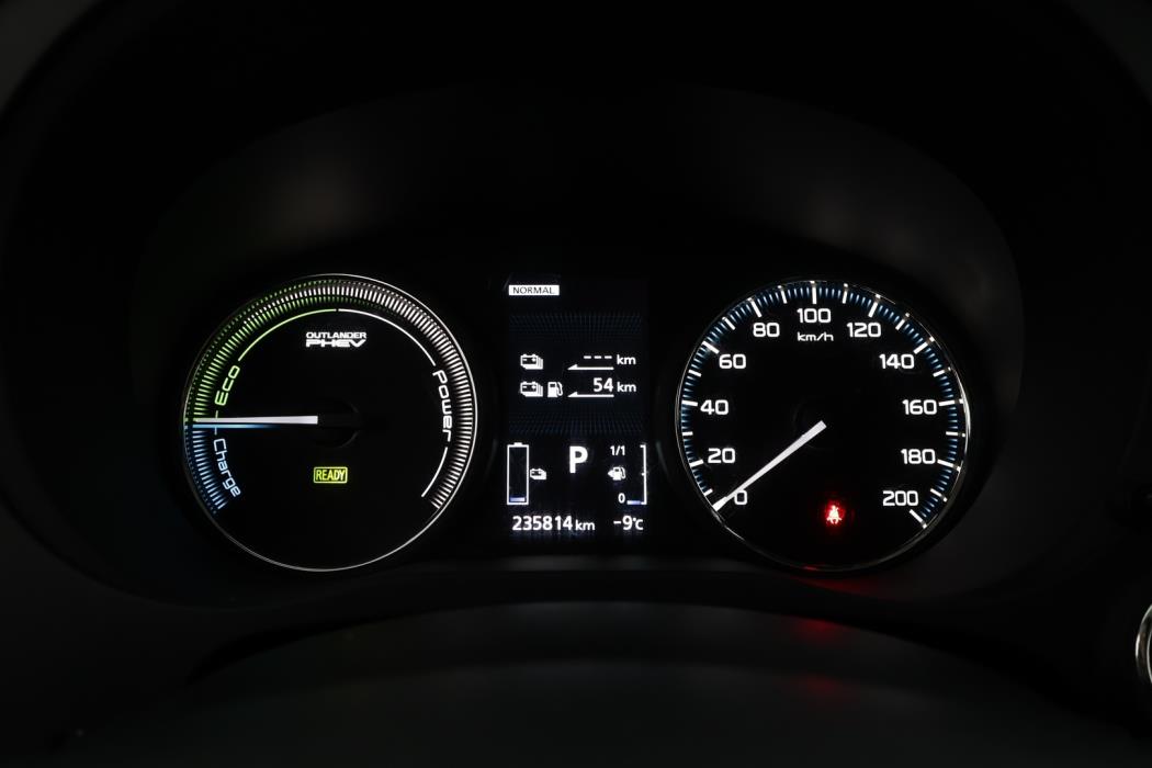 MITSUBISHI OUTLANDER PHEV 2017