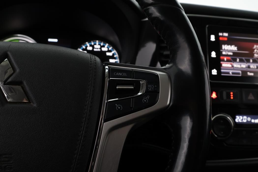 MITSUBISHI OUTLANDER PHEV 2017