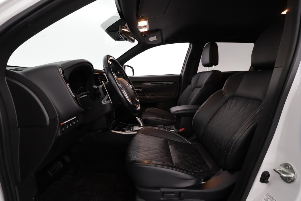 MITSUBISHI Outlander PHEV 2019