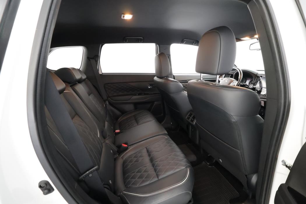 MITSUBISHI Outlander PHEV 2019