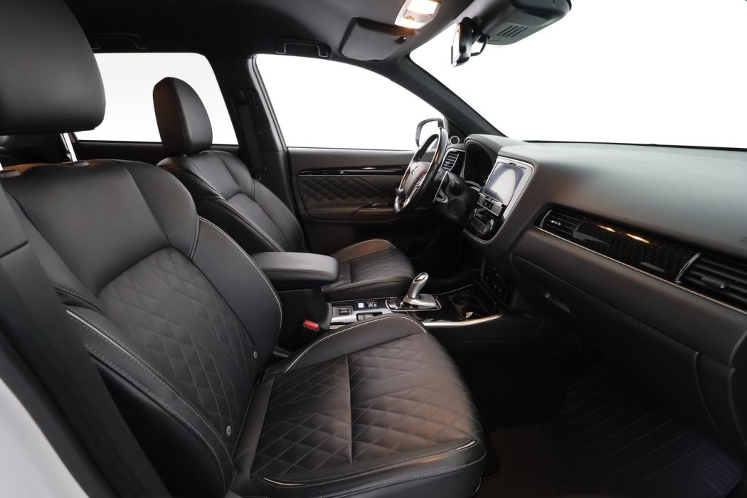 MITSUBISHI Outlander PHEV 2019