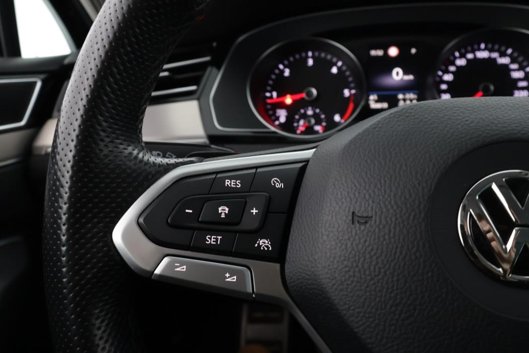 VOLKSWAGEN Passat 2020