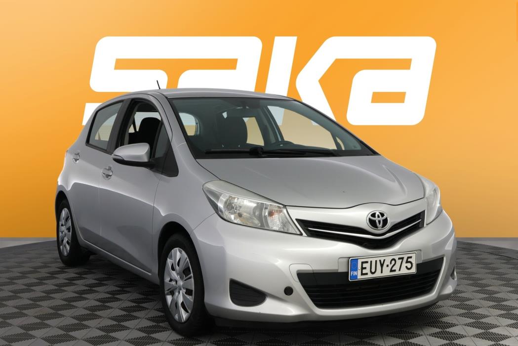 TOYOTA Yaris 2012