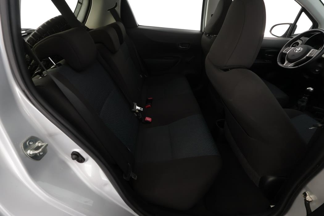 TOYOTA Yaris 2012