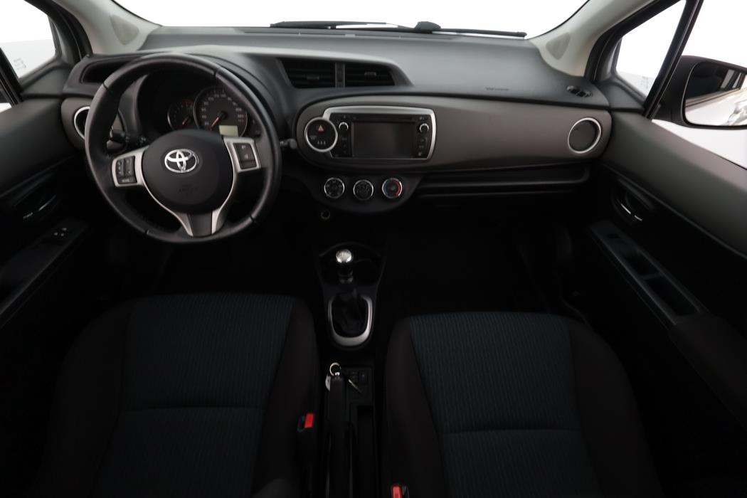 TOYOTA Yaris 2012