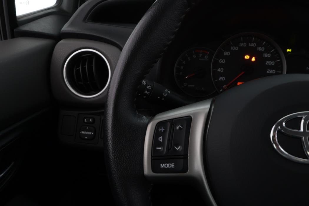 TOYOTA Yaris 2012