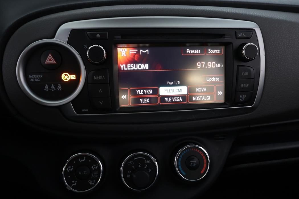 TOYOTA Yaris 2012