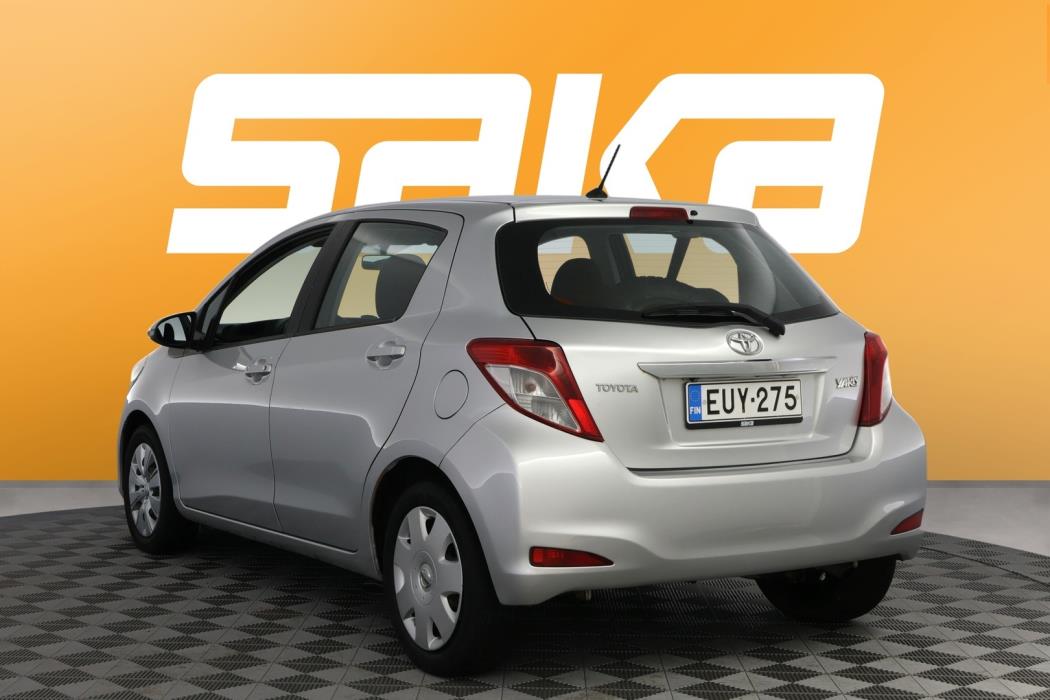 TOYOTA Yaris 2012