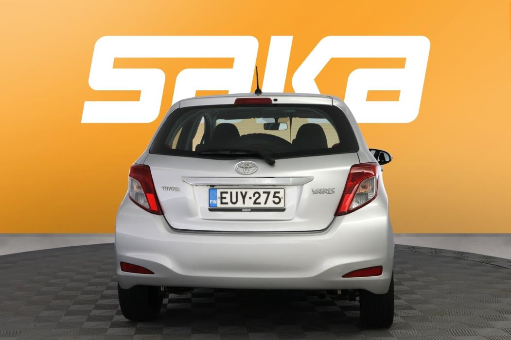 TOYOTA Yaris 2012