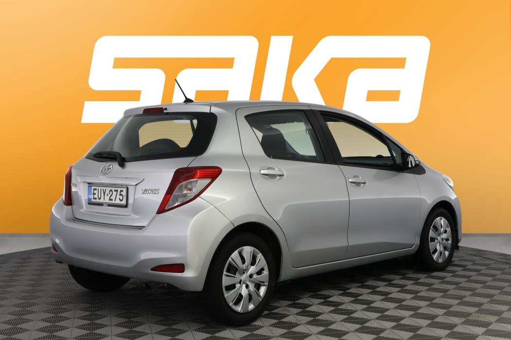 TOYOTA Yaris 2012